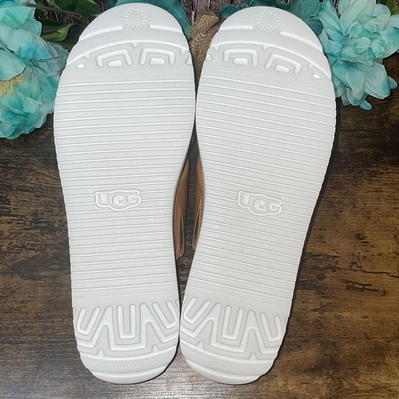 Ugg Zayne Tan Leather Crossband Sandals - Picture 5 of 6